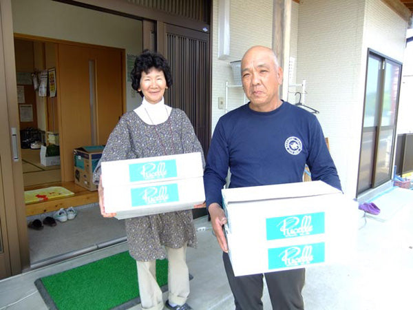 大船渡市の三十刈公民館避難所へ長靴をお届けしました