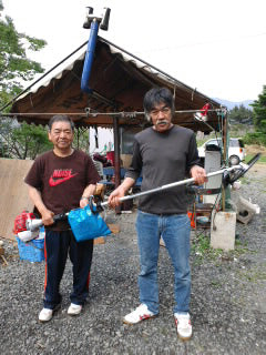 越喜来の南区会館避難所へ電動草刈払機をお届けしました