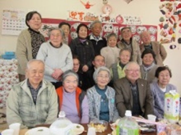 陸前高田市の米崎中学校仮設住宅へ食事などをお届けしました