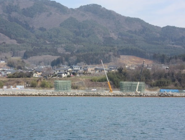 陸前高田市の神田仮設団地へ食事などをお届けしました