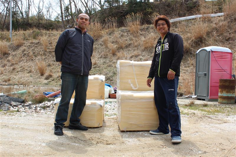 石巻市鮫浦の漁師グループへ漁業用タンクをお届けしました