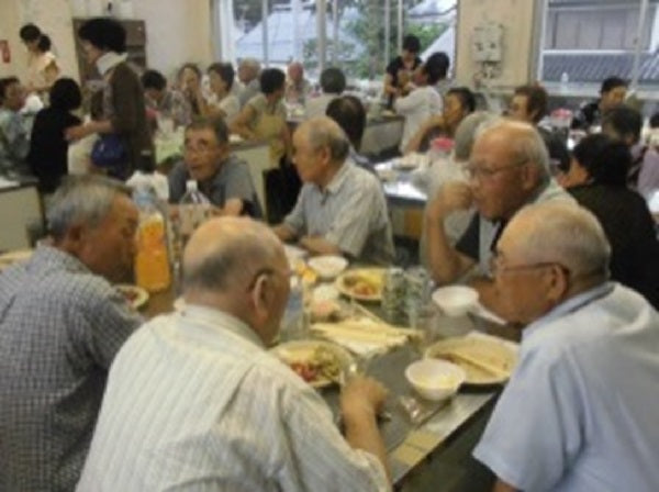 陸前高田市仮設住宅の敬老会へ食材や飲み物をお届けしました