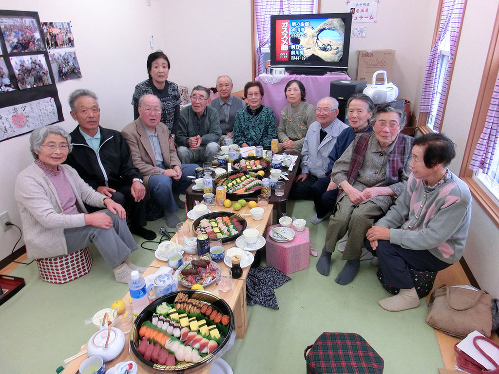 陸前高田市の仮設住宅敬老会へ食事などをお届けしました